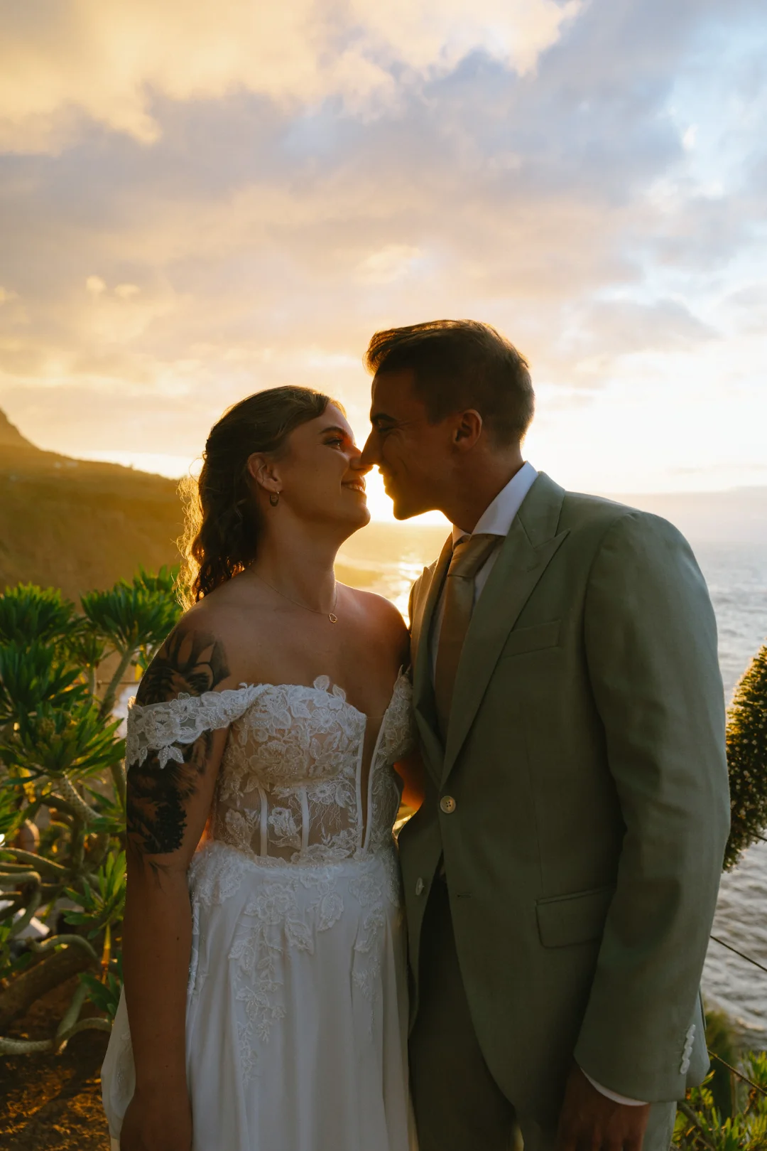 Puesta de sol en boda de Vivien y Tana